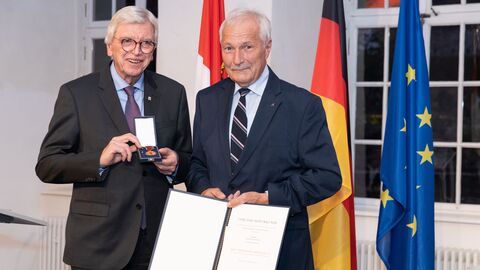 Auszeichnungen zu "75 Jahre Hessen"