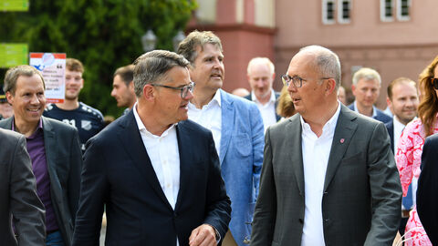 Ministerpräsident Boris Rhein eröffnet die traditionelle Südhessen-Messe auf dem Wiesenmarkt Erbach