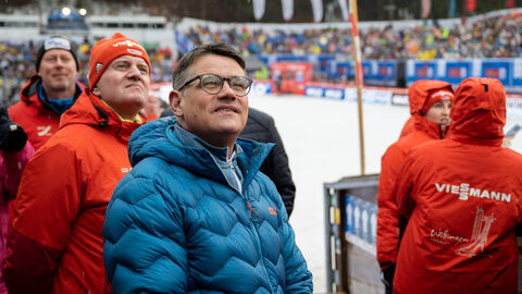 Ministerpräsident Rhein beim Skisprung-Weltcup in Willingen