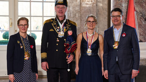 Ministerpräsident Boris Rhein und seine Frau Tanja Raab-Rhein empfangen im Schloss Biebrich in Wiesbaden Admiral Prinz Peter den IV. und Prinzessin Ursula die V. vom TUMABA im TV Lauterbach 1862 e.V.; Peter Bitzinger, Ursula Buß