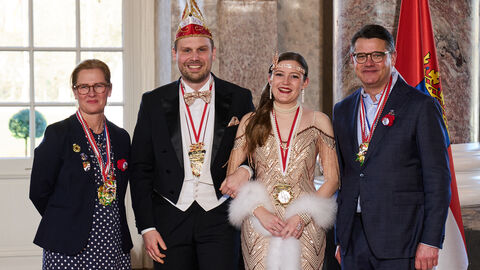 Ministerpräsident Boris Rhein und seine Frau Tanja Raab-Rhein empfangen im Schloss Biebrich Prinz Christian I. und Prinzessin Lisa I. vom Stangenröder Carneval Verein; Christian und Lisa Aff